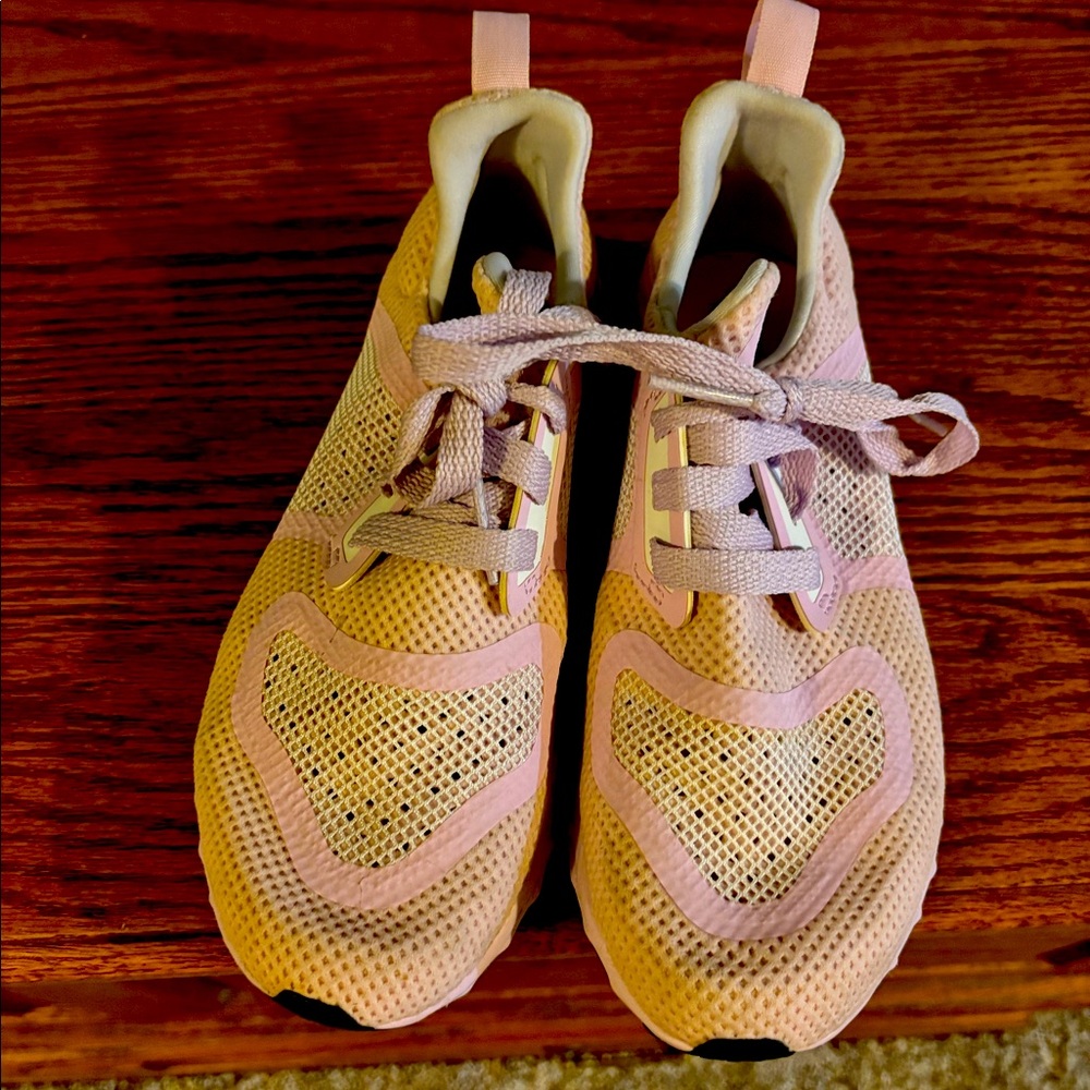 Adidas women’s tennis shoes
